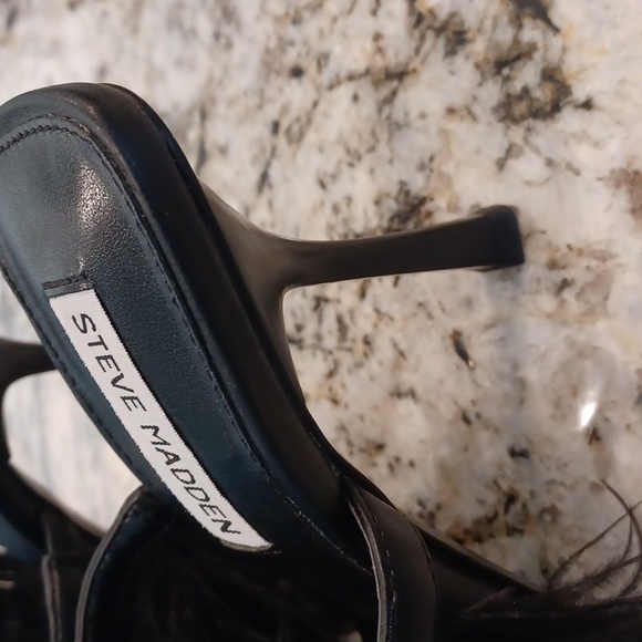 STEVE MADDEN AVILON FEATHER WOMEN'S EMBELLISHED BLACK SANDALS NWOB - Picture 4 of 7